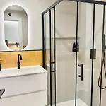 Apartment Am *