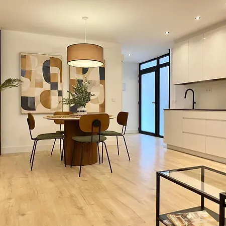 Am Iv Vut Apartament *